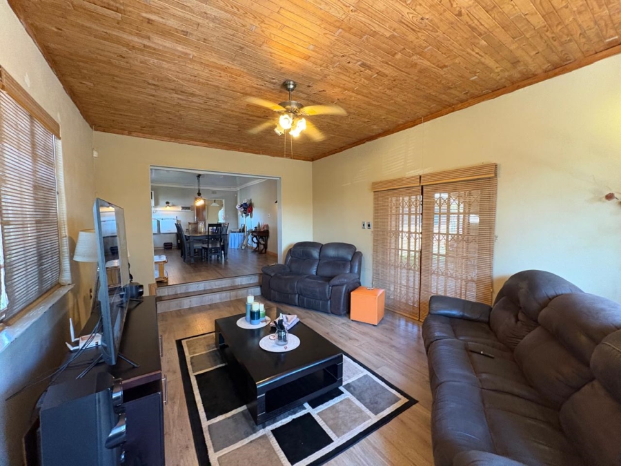 3 Bedroom Property for Sale in Vaalpark Free State